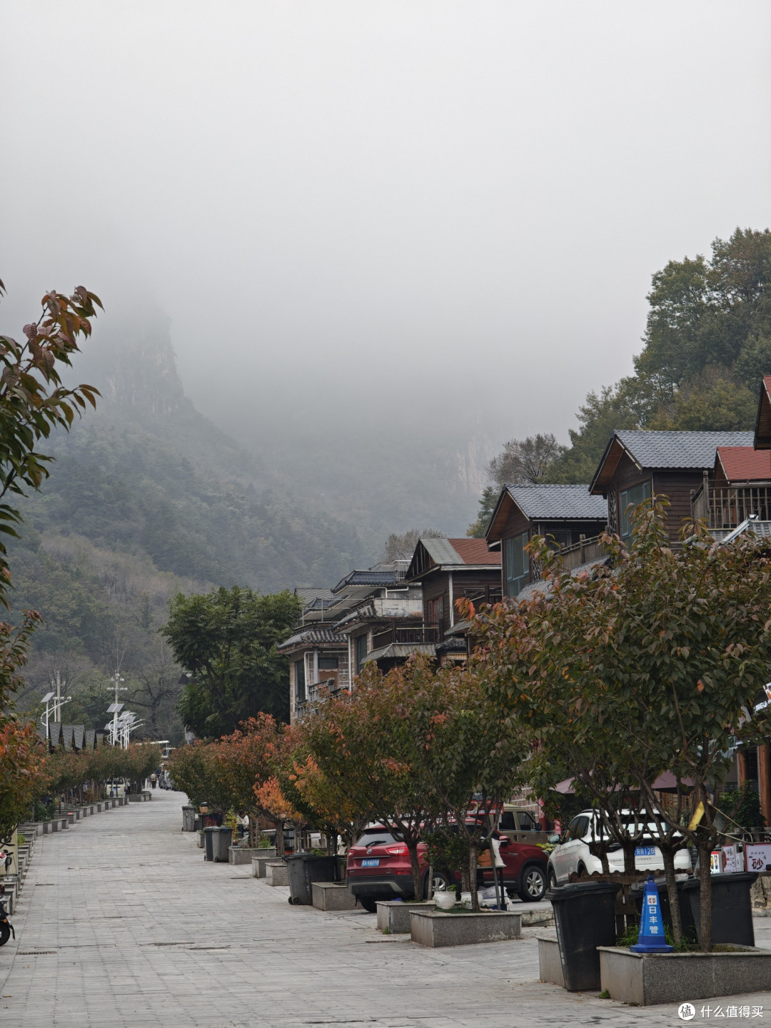 山里出行需备厚衣
