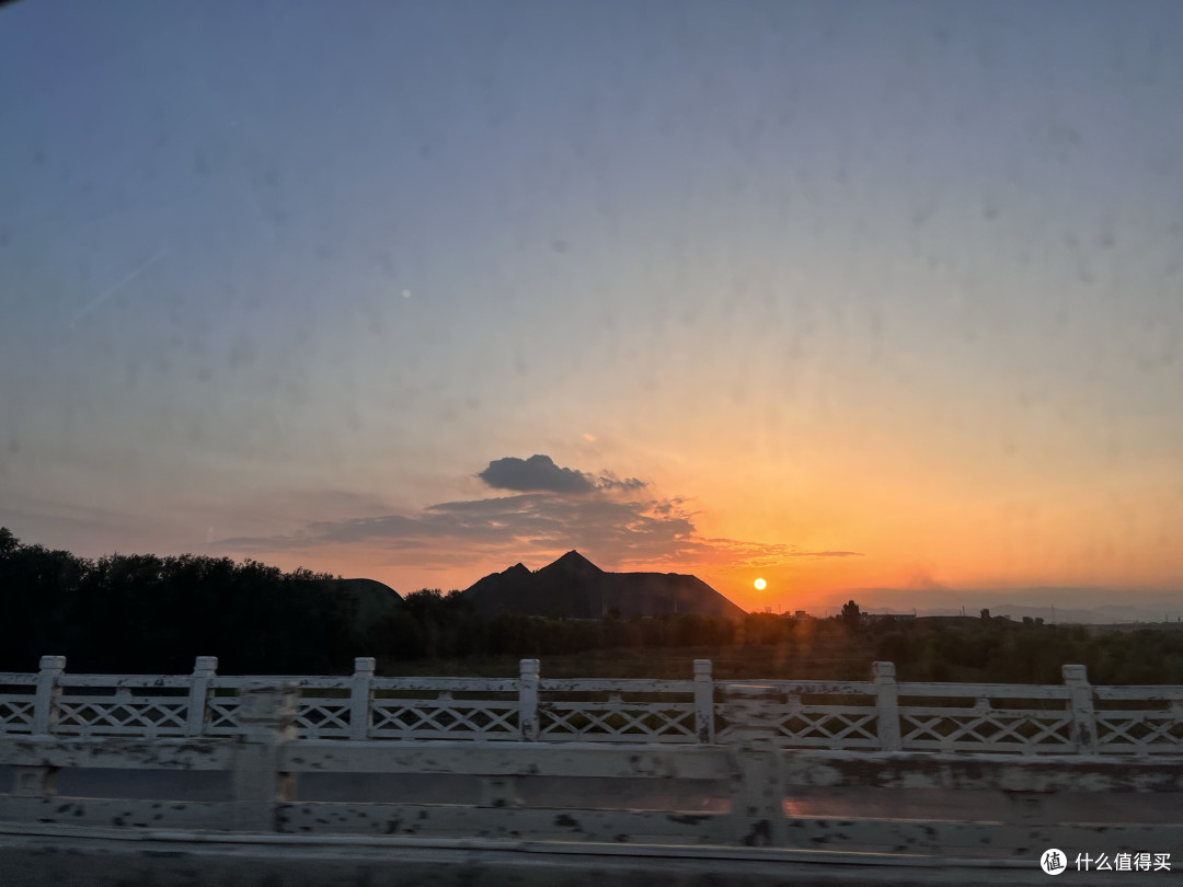 雾锁青川渡