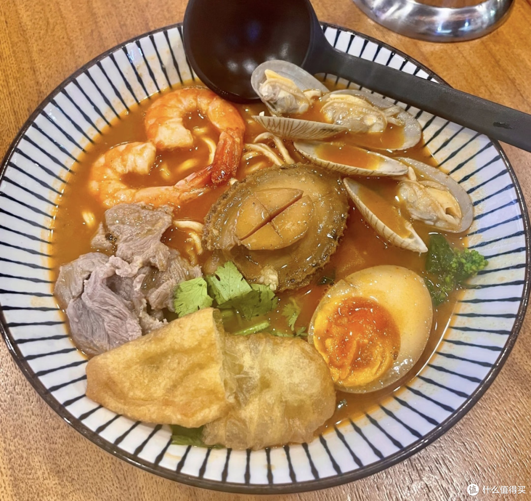 广式沙茶伊面:海鲜精华浓香汤底