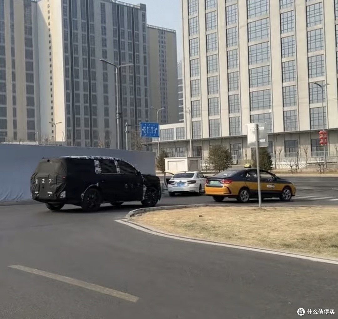 小米YU9高原试炼引热议:增程旗舰的破局野心