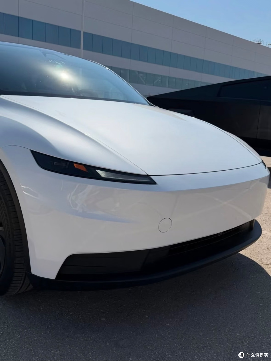 扒透特斯拉Model Y标准版!28万预算选它还是加钱上高配?