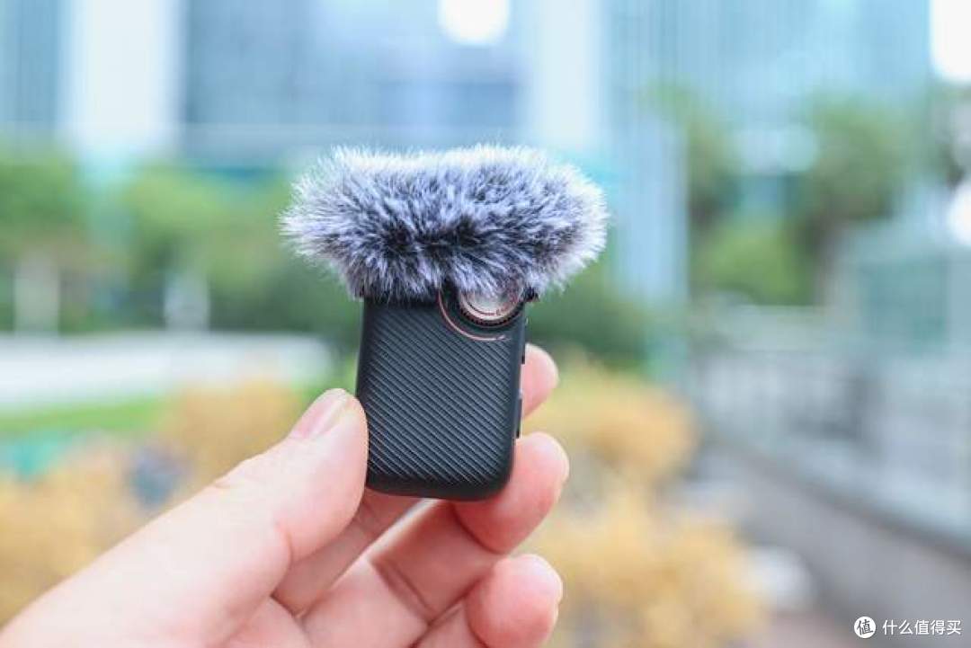 马路边录视频,人声很干净?699元的南卡麦克风有点东西