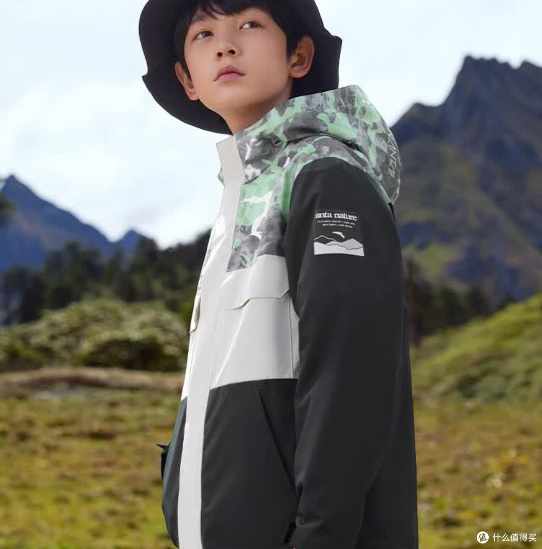 秋雨降温护娃刚需!安踏儿童小软壳,上学通勤暖又灵