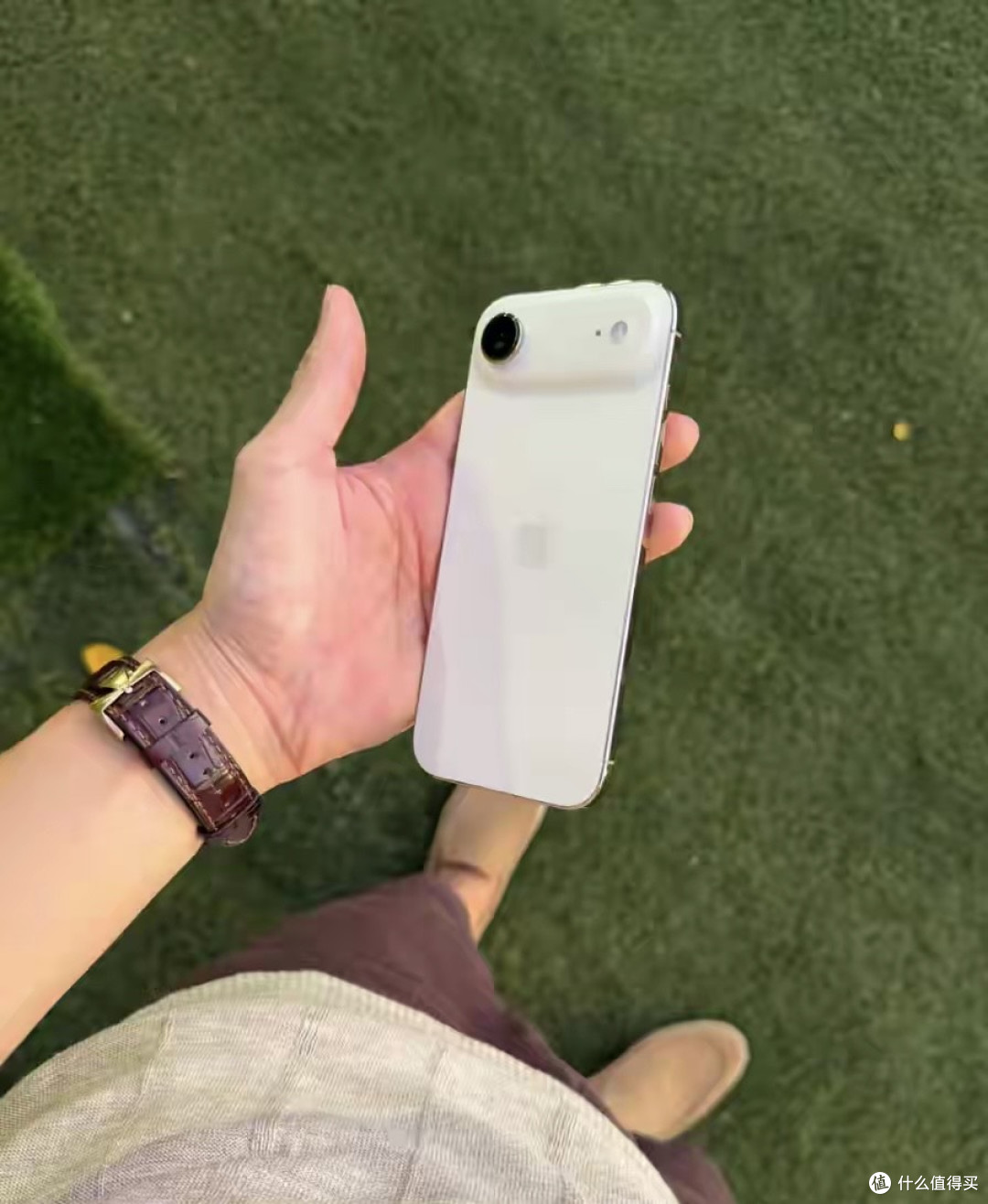 iPhone Air上手感受:特别轻薄手感好,但两个缺点挺纠结!
