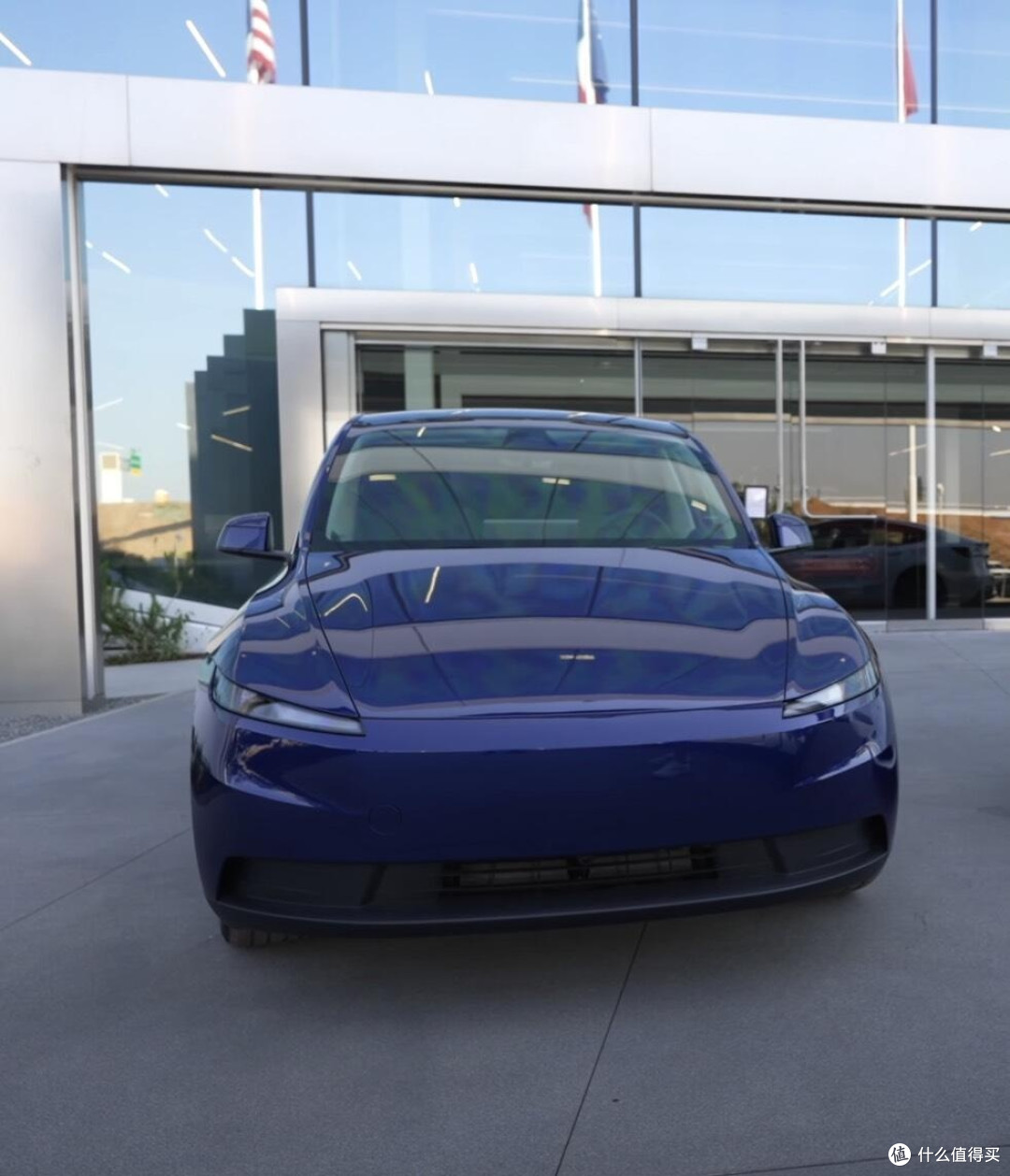 北美发售!丐版特斯拉Model Y:减配到“勉强能用”,定价没诚意