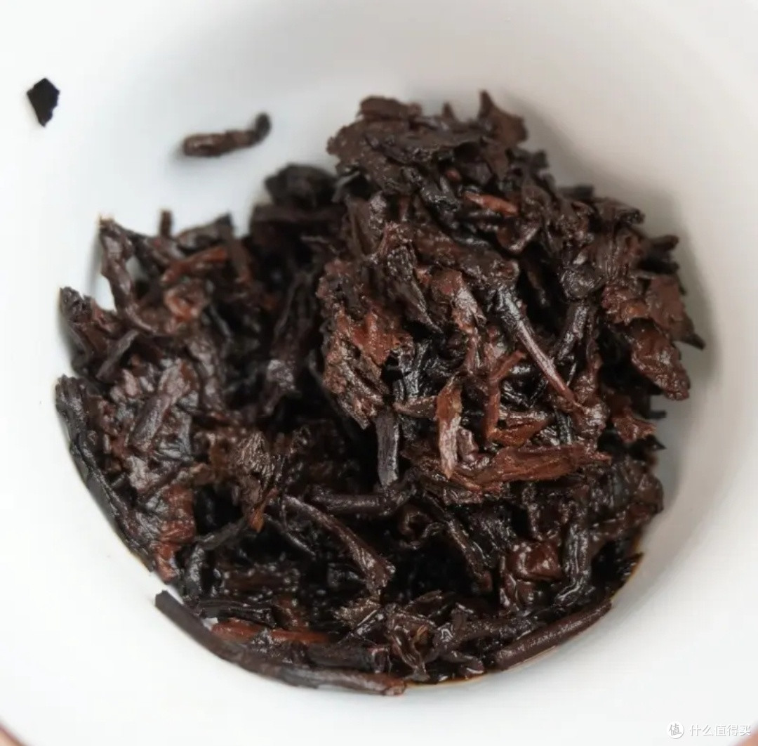 犀牛塘古树熟普茶饼：深山古树的醇润献礼