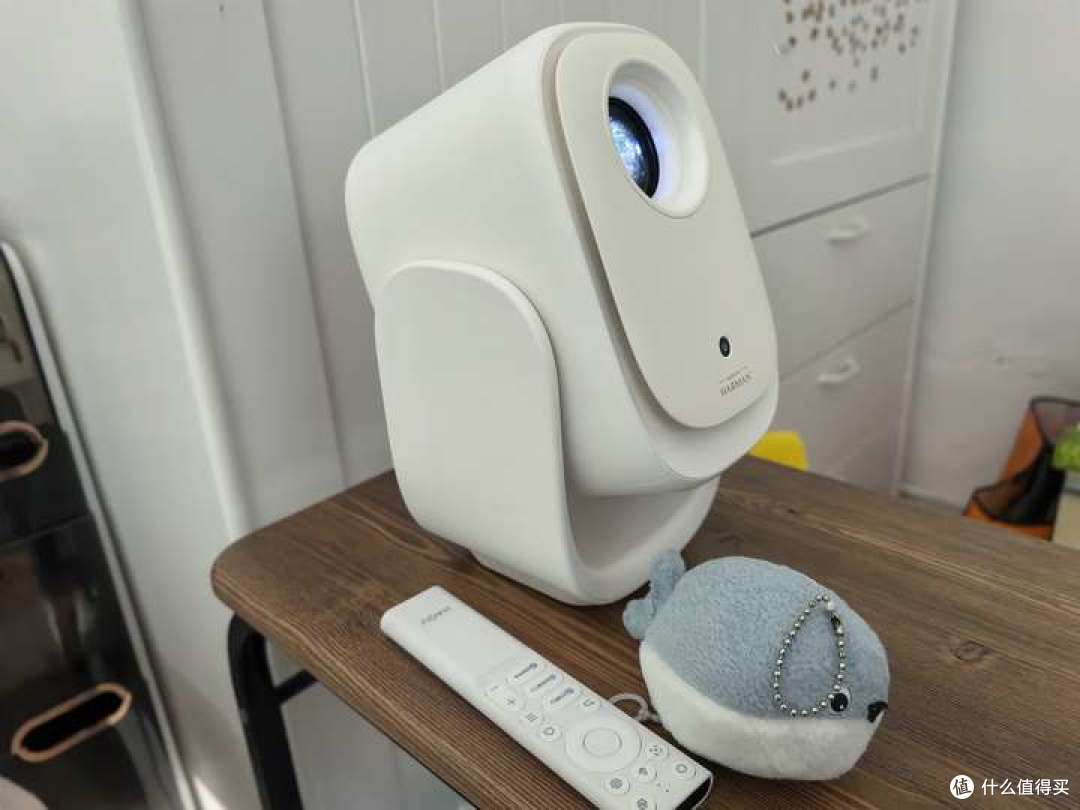 高性价比投影仪推荐：哈趣Q1 Pro实测体验，小家庭、打工人的快乐