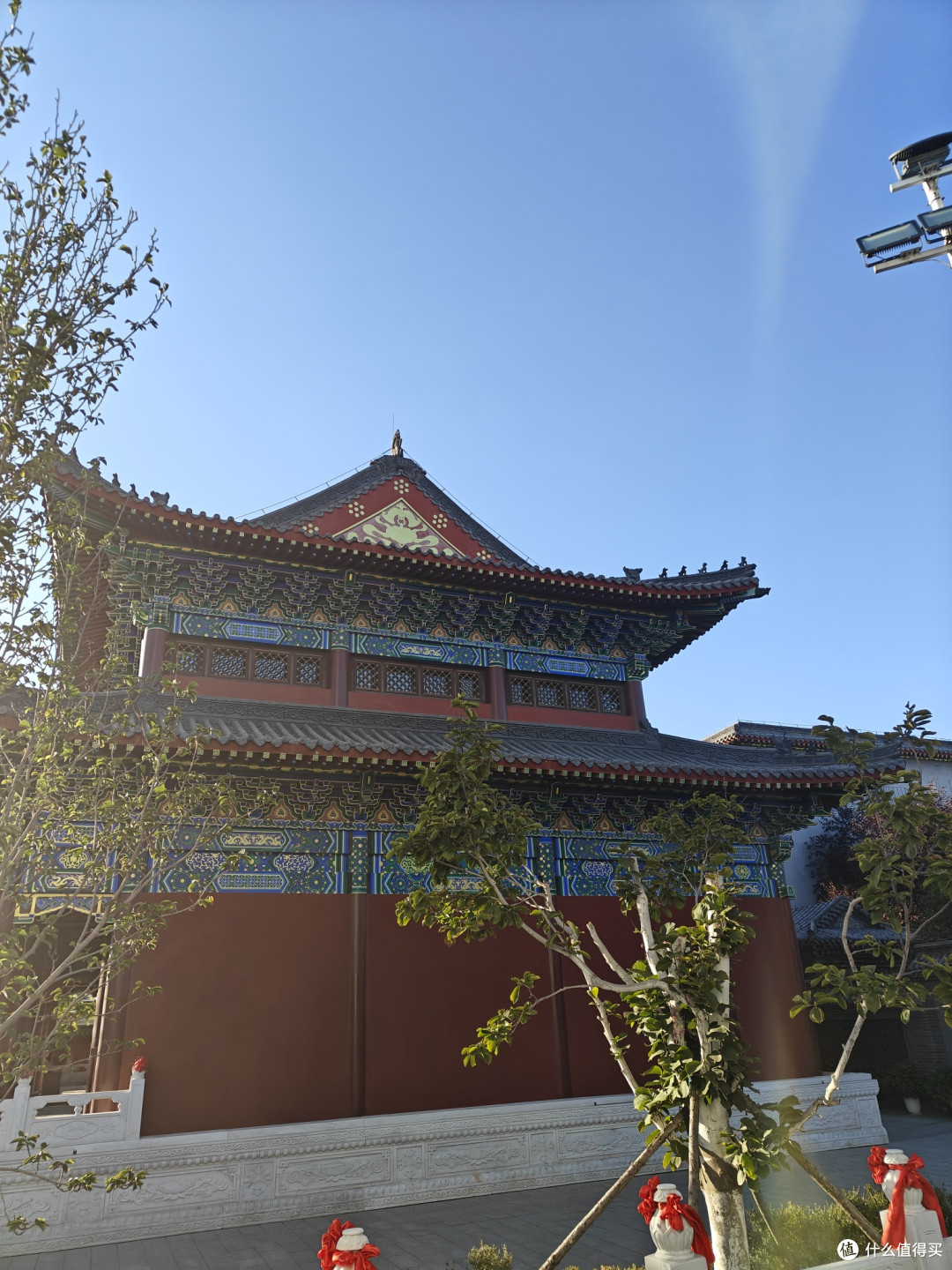 秋日暖阳里的东塔漫步