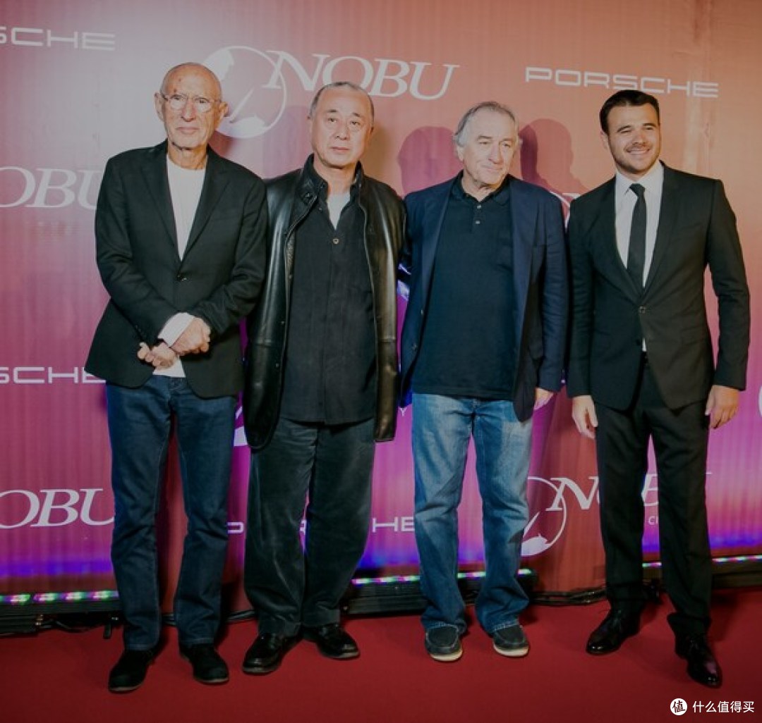从左至右依次为： Meir Teper、Nobu Matsuhisa、Robert De Niro和Emin Agalarov