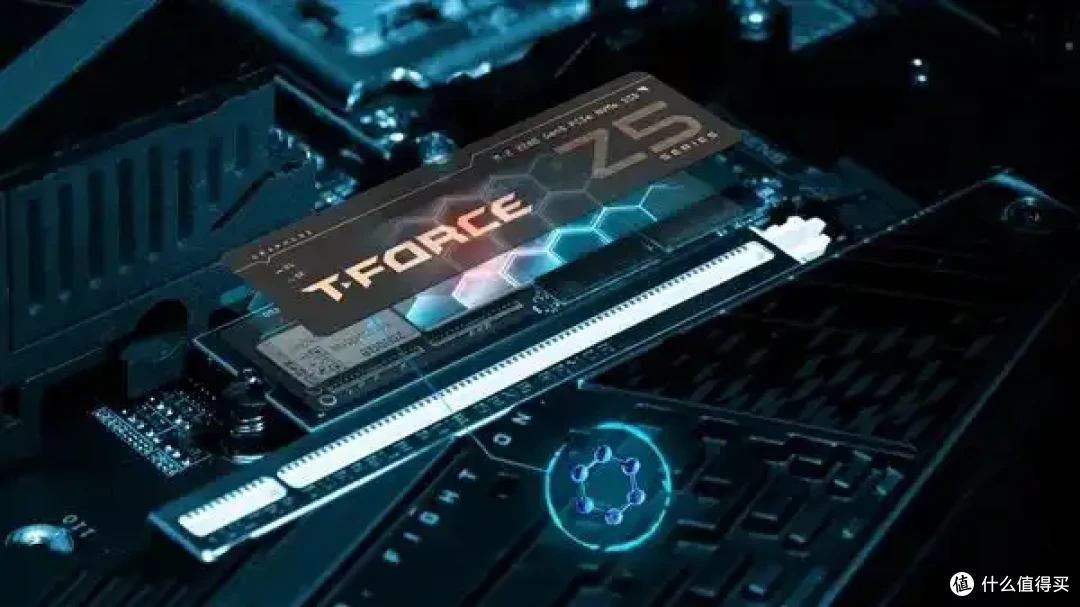 群联第二代PCIe 5.0主控首发:终于跑出满血14.9GB/s