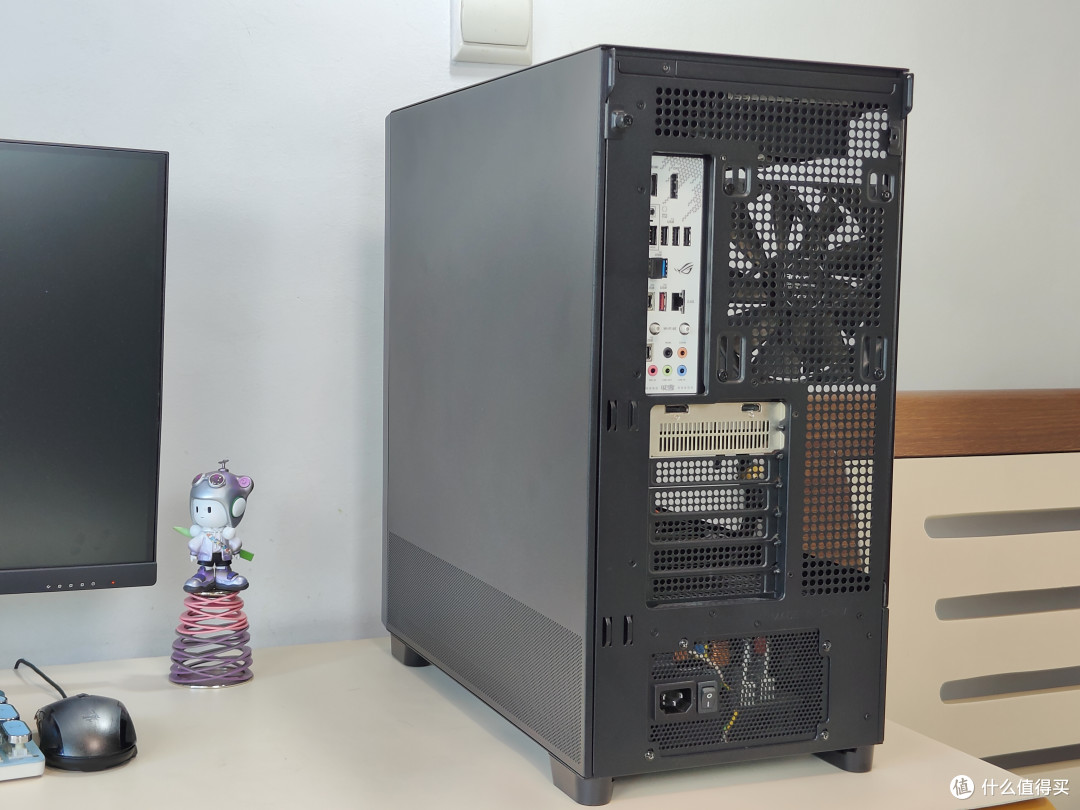 入选冷排机箱榜单,安钛克FLUX装机:科摩思内存亮眼,颜值全在线
