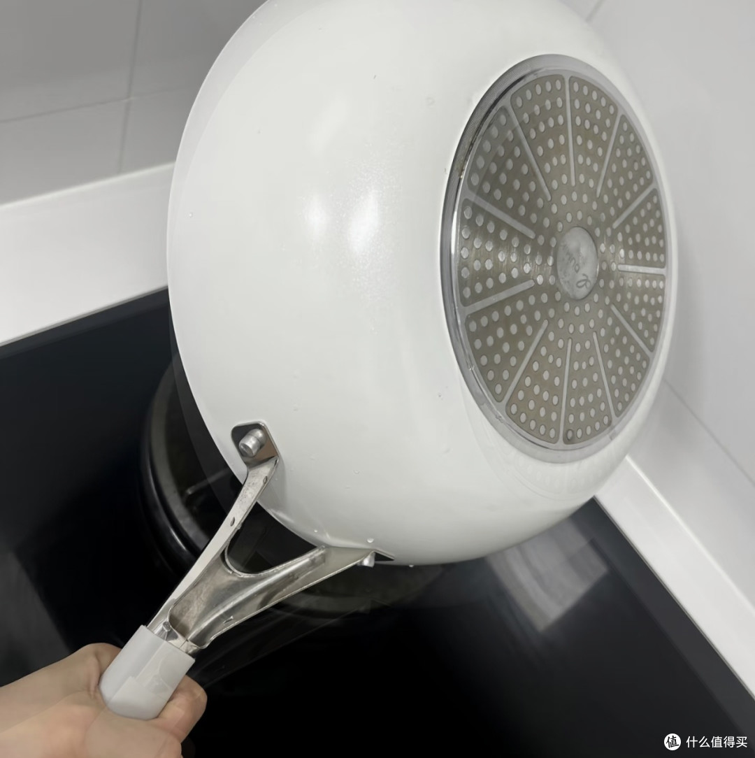 钛陶瓷锅轻巧耐用不粘