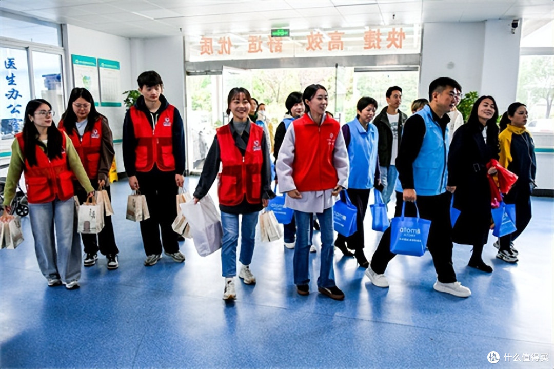 江苏泰州:爱心汇聚永安敬老院 重阳未至美德善暖先行