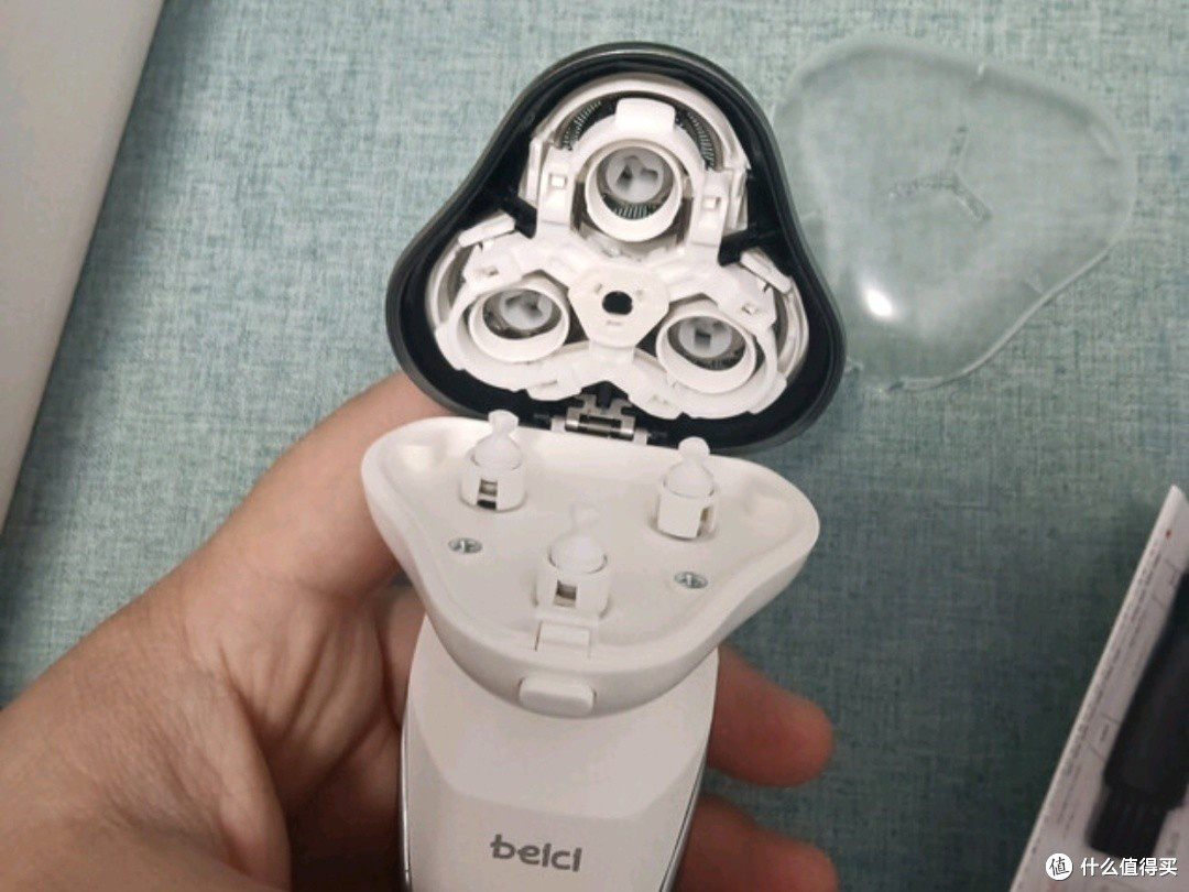 3D浮动刀头 剃须更干净,蓓慈剃须刀
