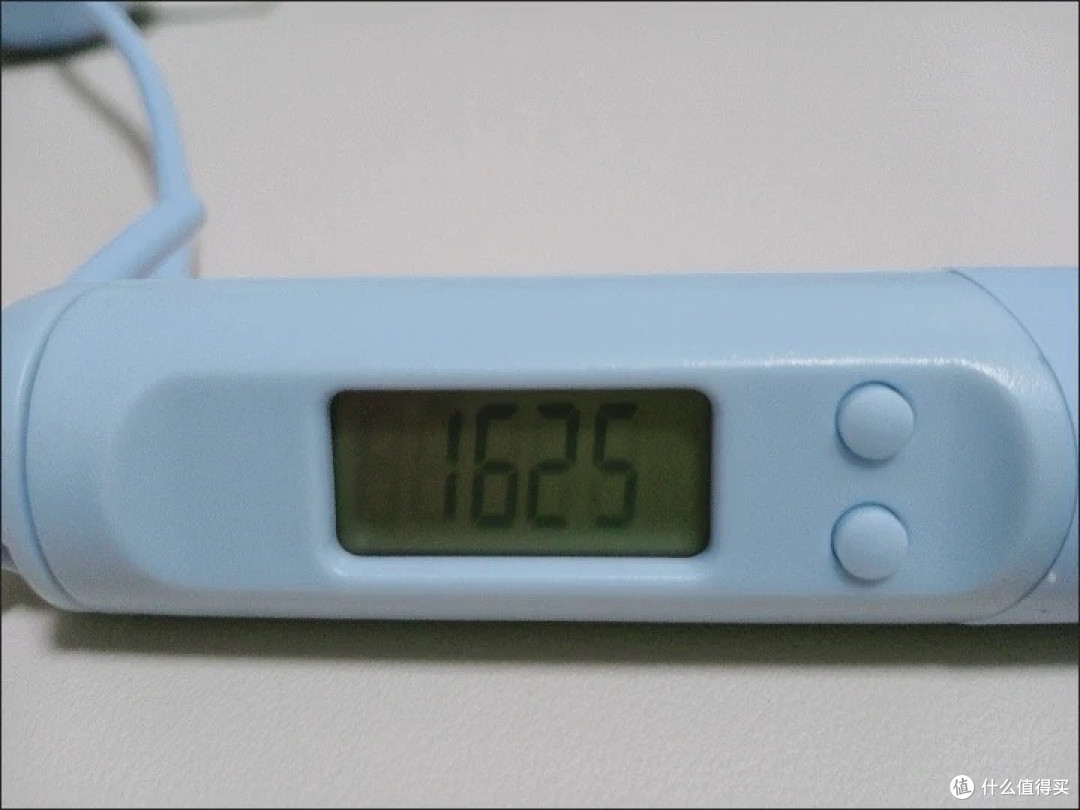 无绳计数跳绳助力居家减脂