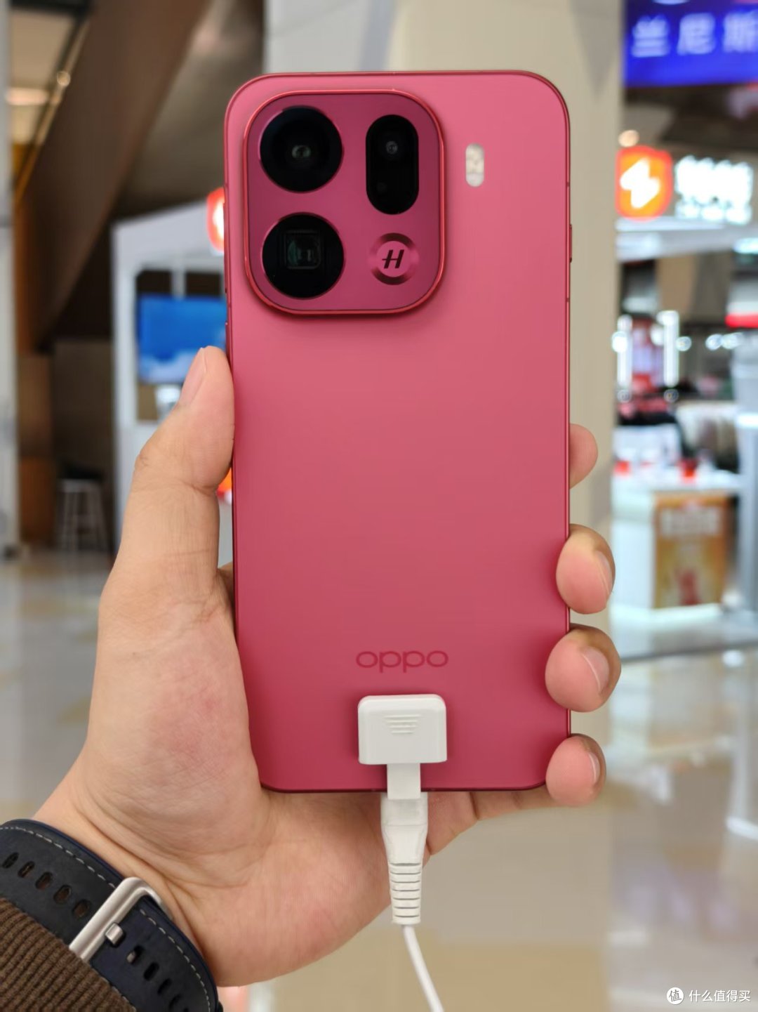 OPPO Find X9和小米17谁更值得买?有什么区别?详细配置参数对比