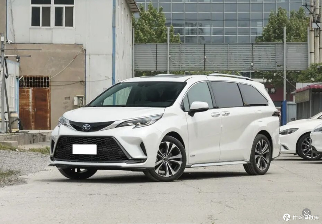 丰田“打响第一枪”,近5米大7座SUV,跌至17万,1公里4毛喝92油