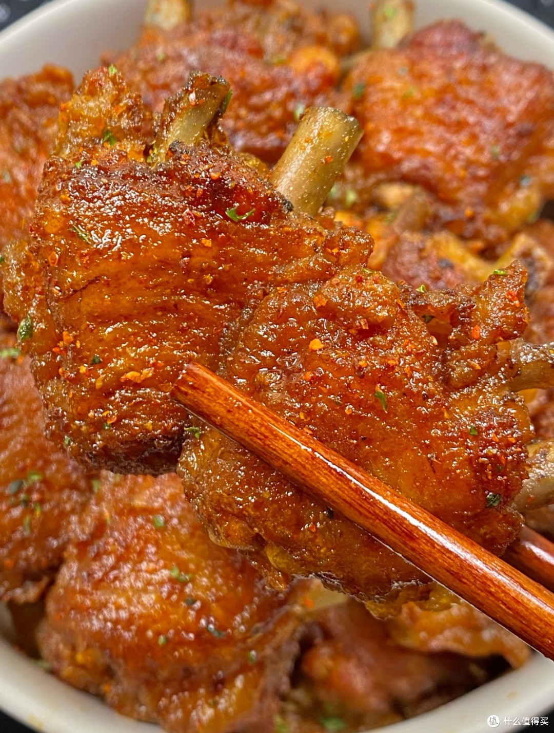 金黄酥脆椒盐鸡翅：一口解馋，好吃又简单