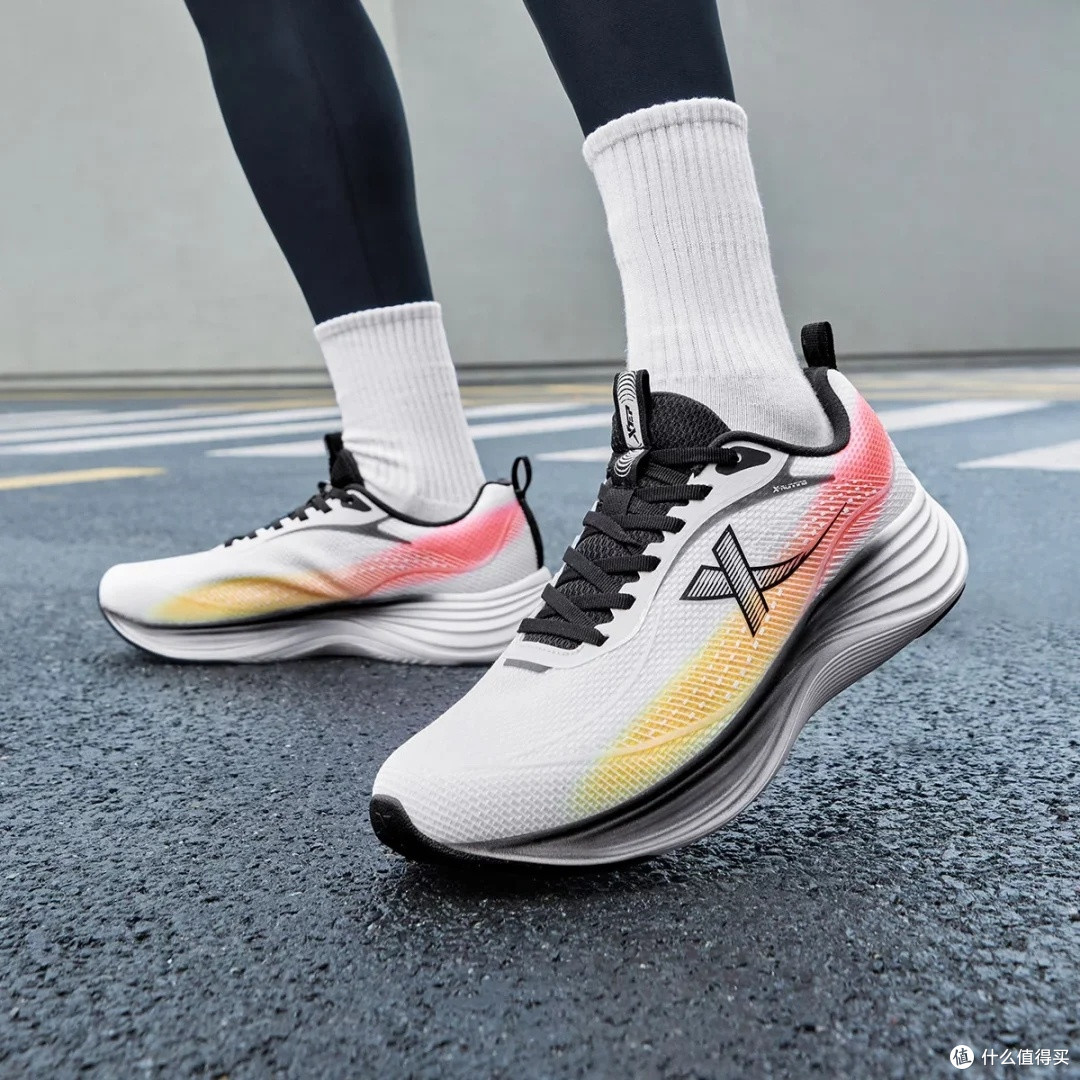 特步行云MAX：秋季跑鞋新选择