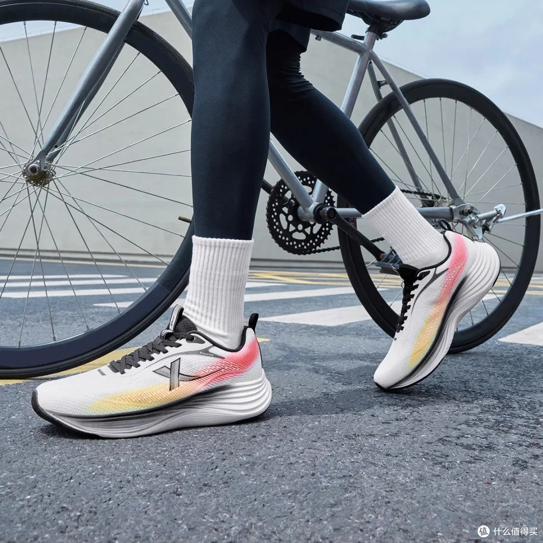 特步行云MAX:秋季跑鞋新选择