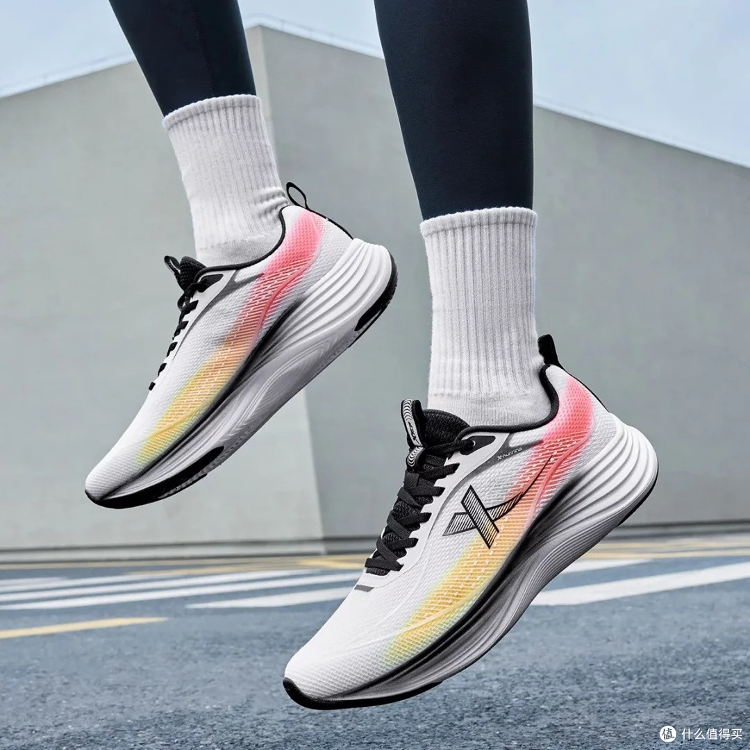 特步行云MAX:秋季跑鞋新选择