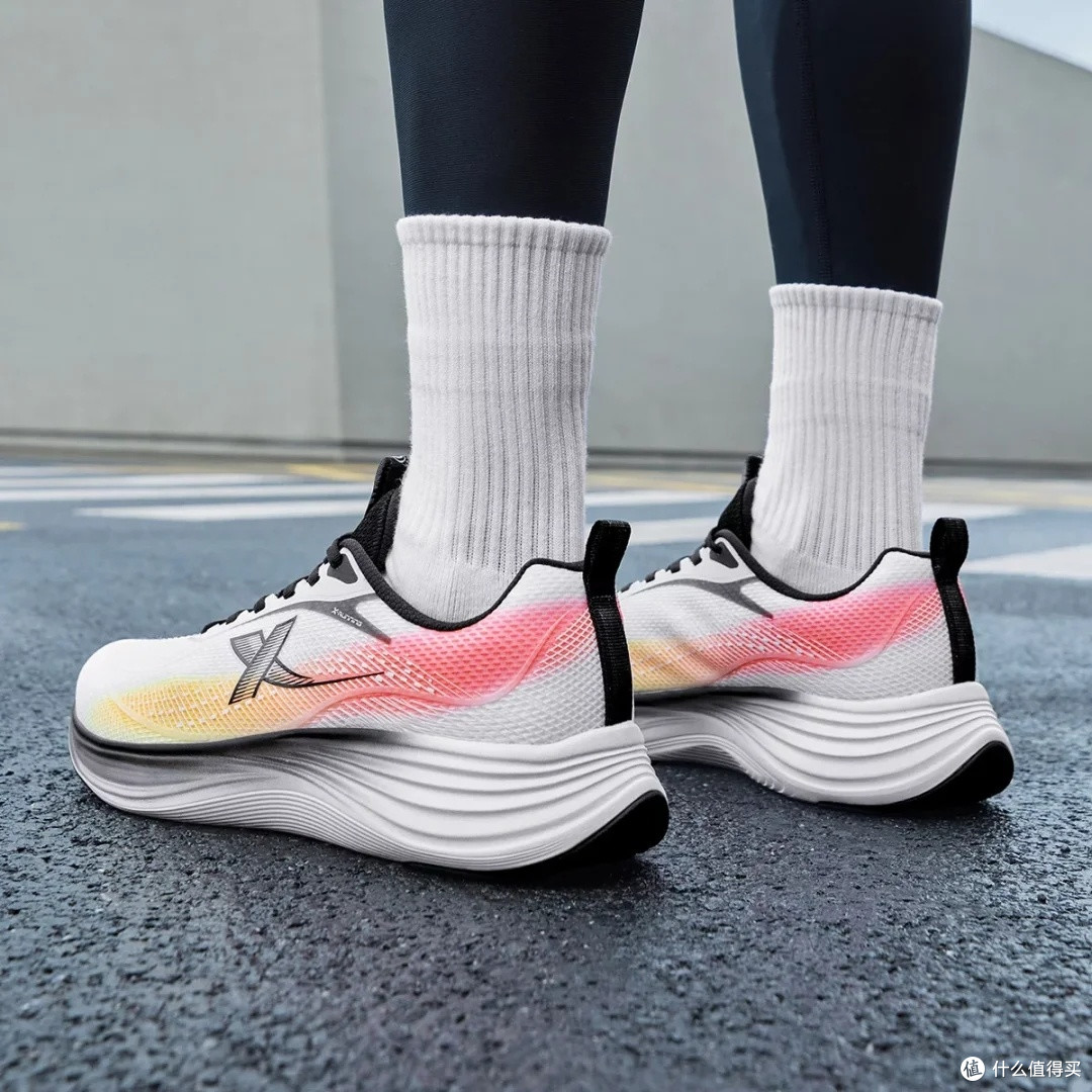 特步行云MAX:秋季跑鞋新选择