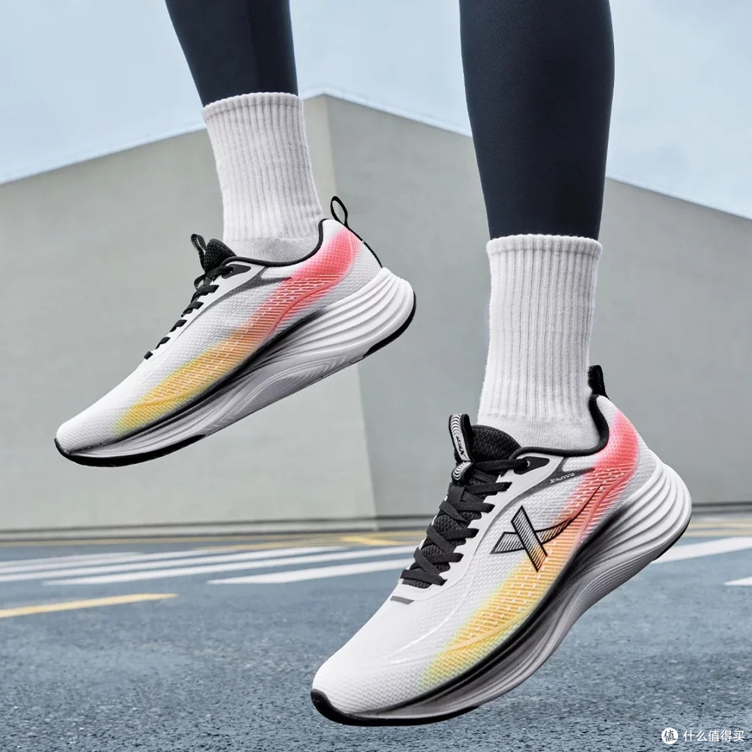特步行云MAX:秋季跑鞋新选择