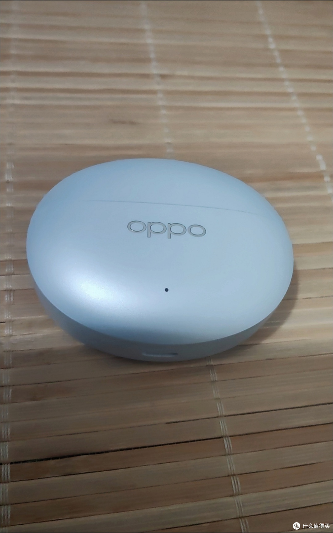 轻巧便携,OPPO Enco Air4 Pro 晨曦白体验
