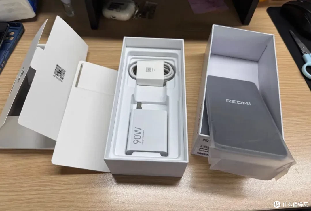 红米K80惊现历史底价!骁龙8Gen3+超大电池,支持IP68防水