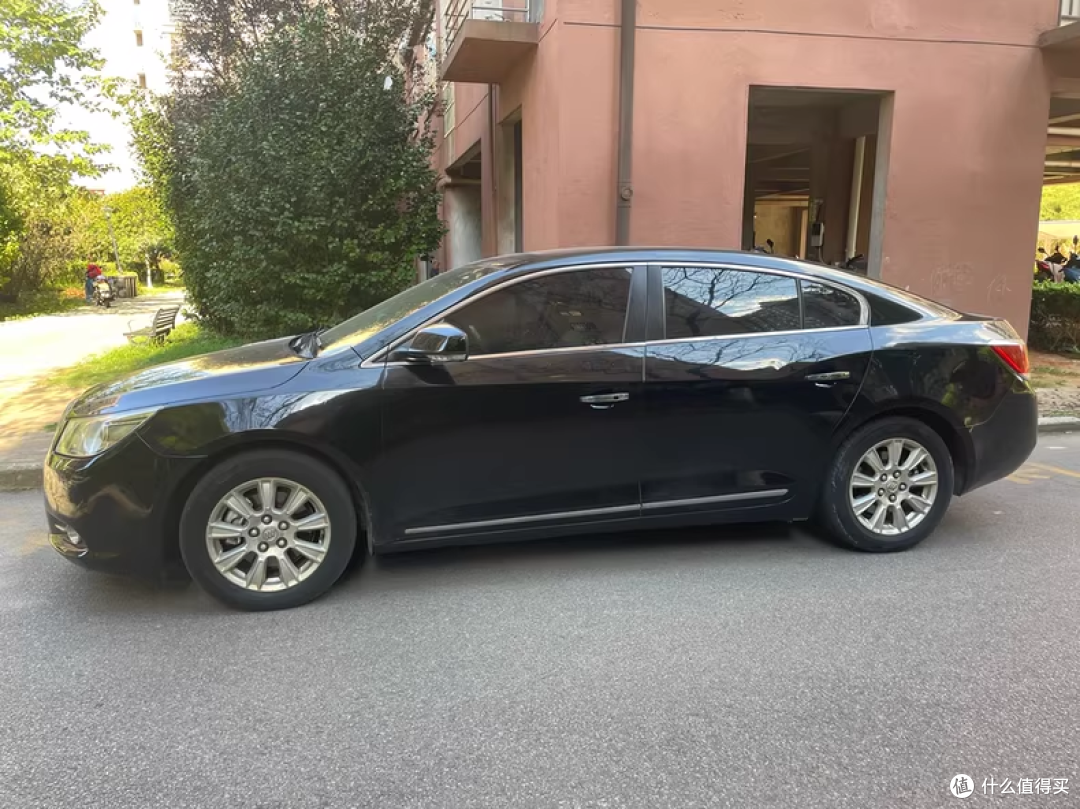 一部苹果17拿下“公路坦克”！8千块的二手君越，安全才是硬道理