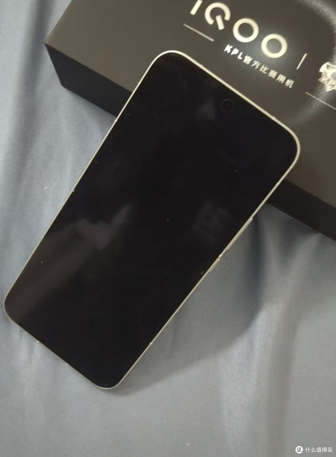 三星珠峰屏加持,显示效果出众