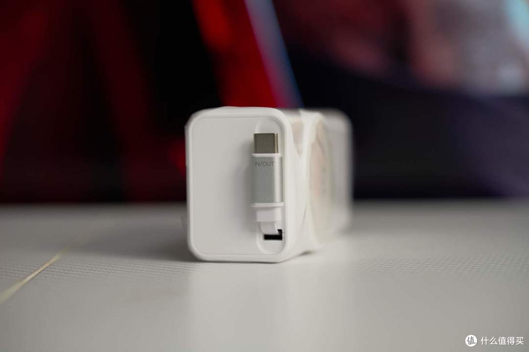 COS充电器?iWALK三合一能量兔开箱