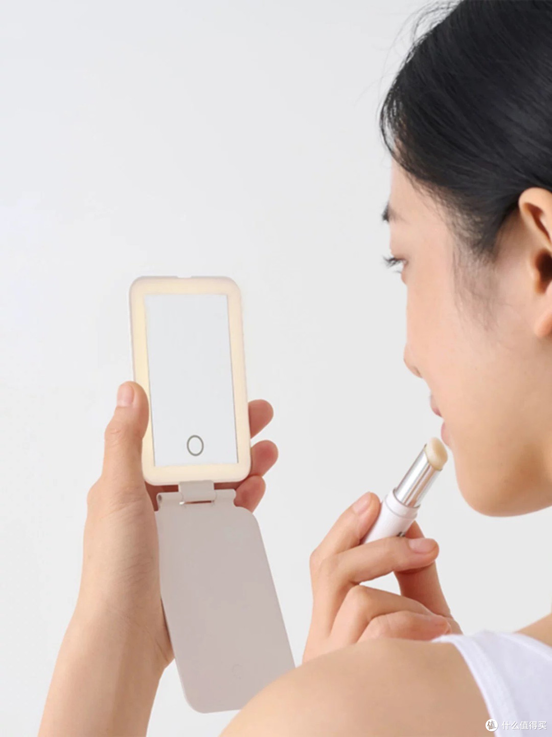 打开未来美妆镜，照亮每个匆忙的清晨