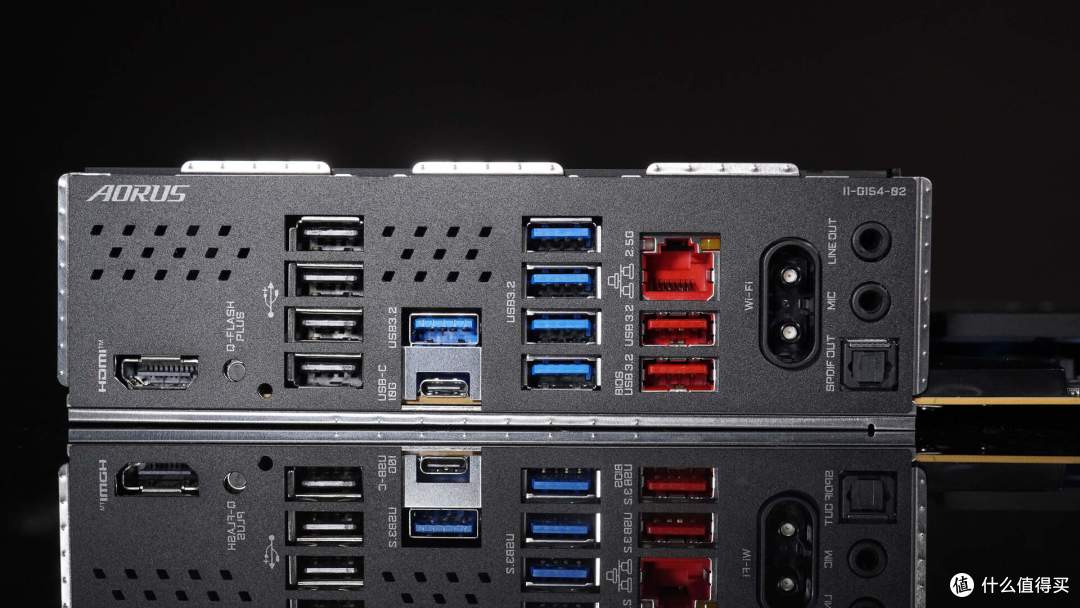 胜似超频。实测技嘉B850M AORUS PRO WIFI7电竞雕内存黑科技