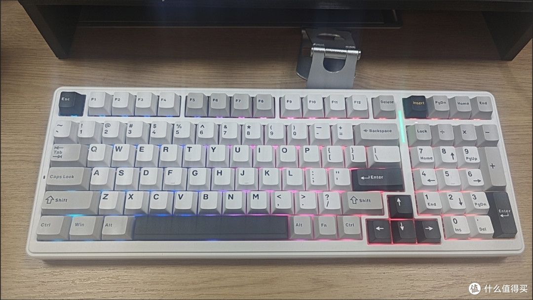 狼蛛F99Pro机械键盘:办公游戏都好用的客制化神器
