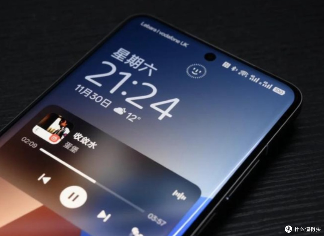 realme GT7 Pro直降1000元,老旗舰比新“缩水机”香太多