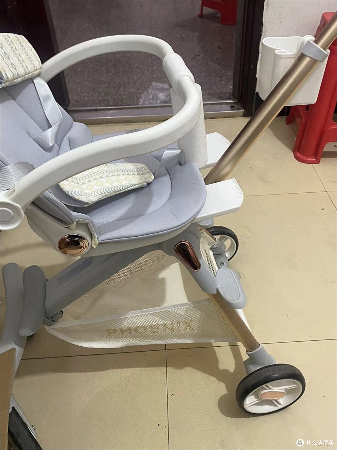 永久婴儿推车:高景观设计,舒适实用