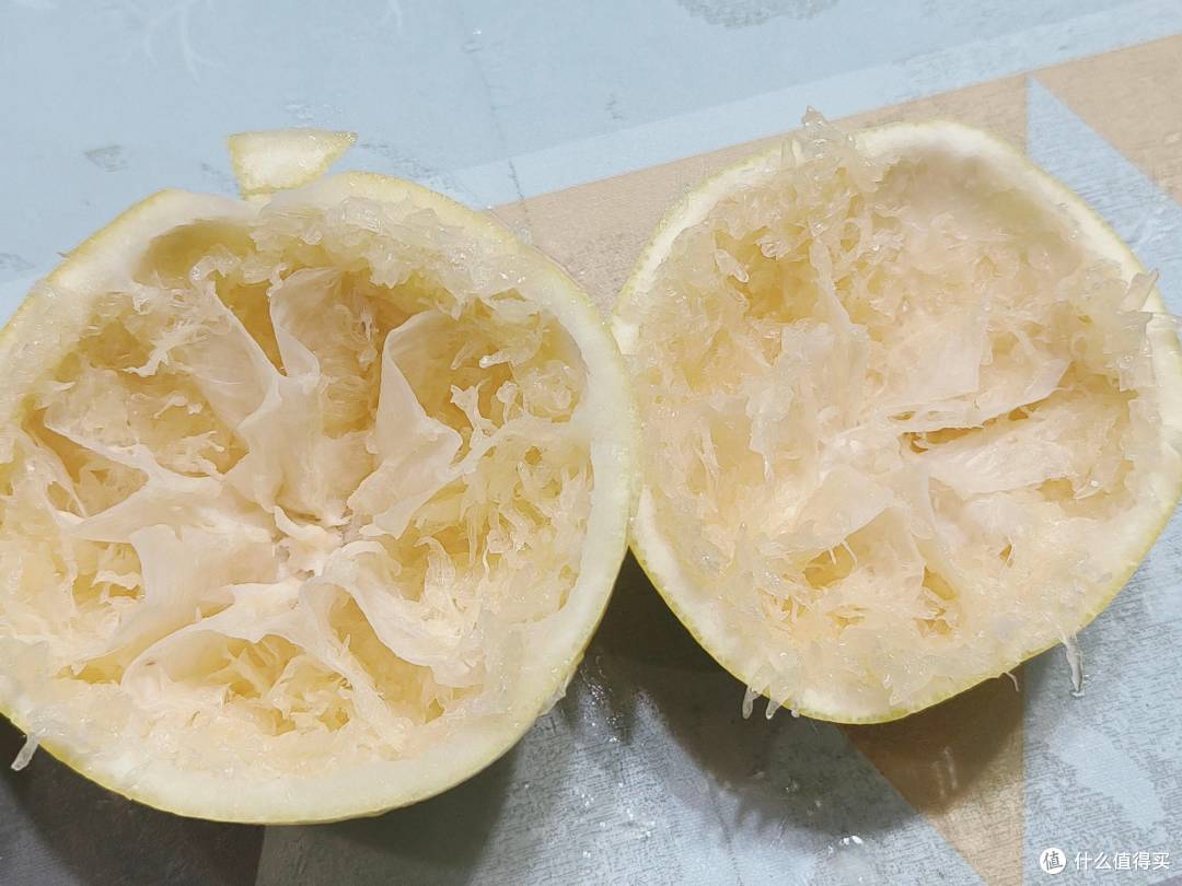 爱吃柚子的小伙伴建议尝试下葡萄柚,个不大水多,榨汁很清甜!