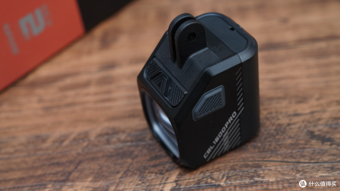 告别繁琐!迈极炫CBL 1600PRO:吊装磁吸+高亮度,夜晚骑行本命前灯