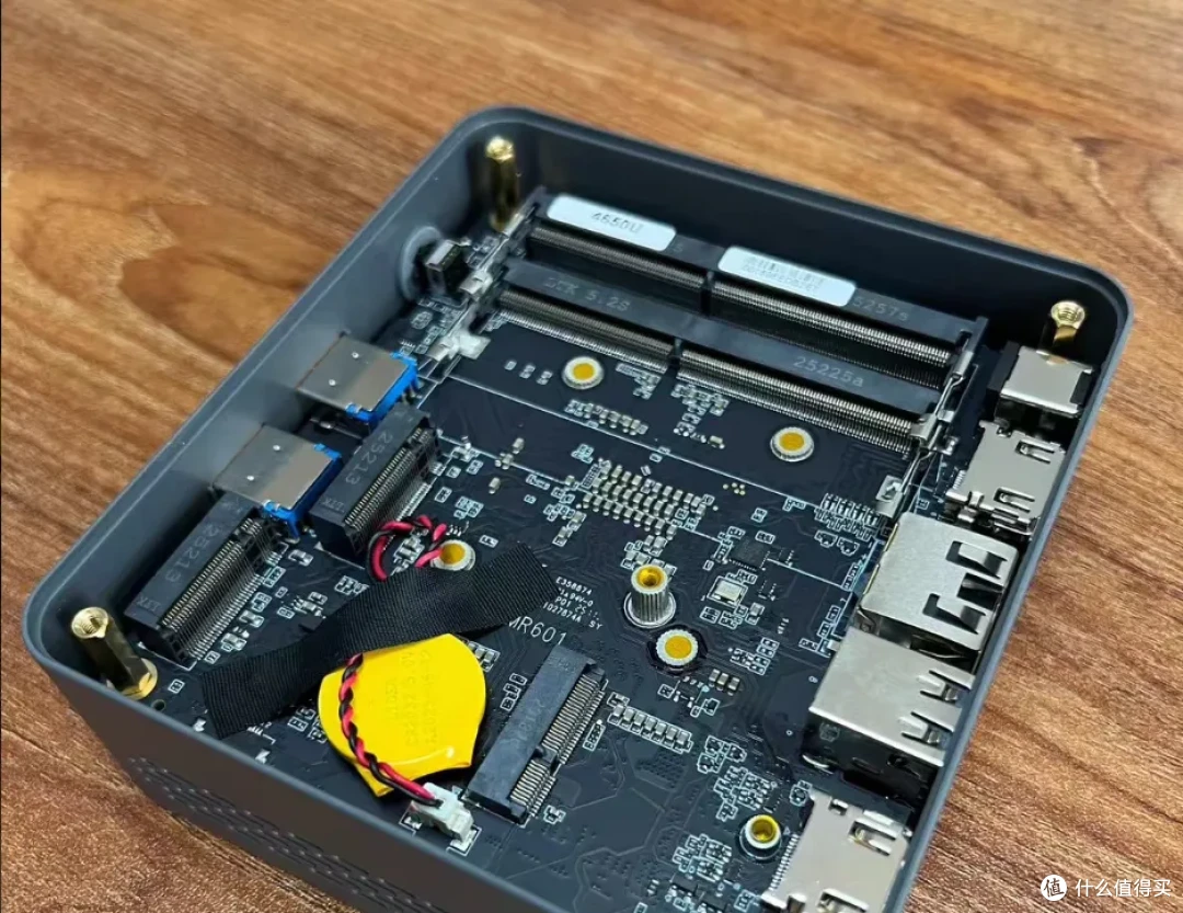 百元主机天花板?锐龙 R5 4650U :巴掌大 + 4K三屏输出,跑分55W