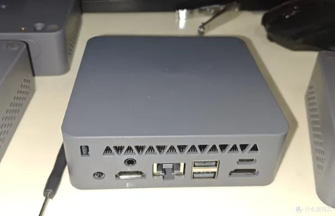 百元主机天花板?锐龙 R5 4650U :巴掌大 + 4K三屏输出,跑分55W