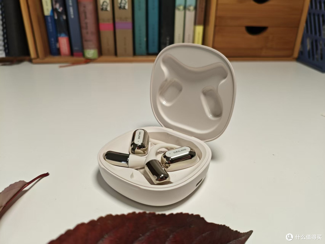 戴灵OS3,我的日常搭配里,藏着一副能提升氛围感的耳机