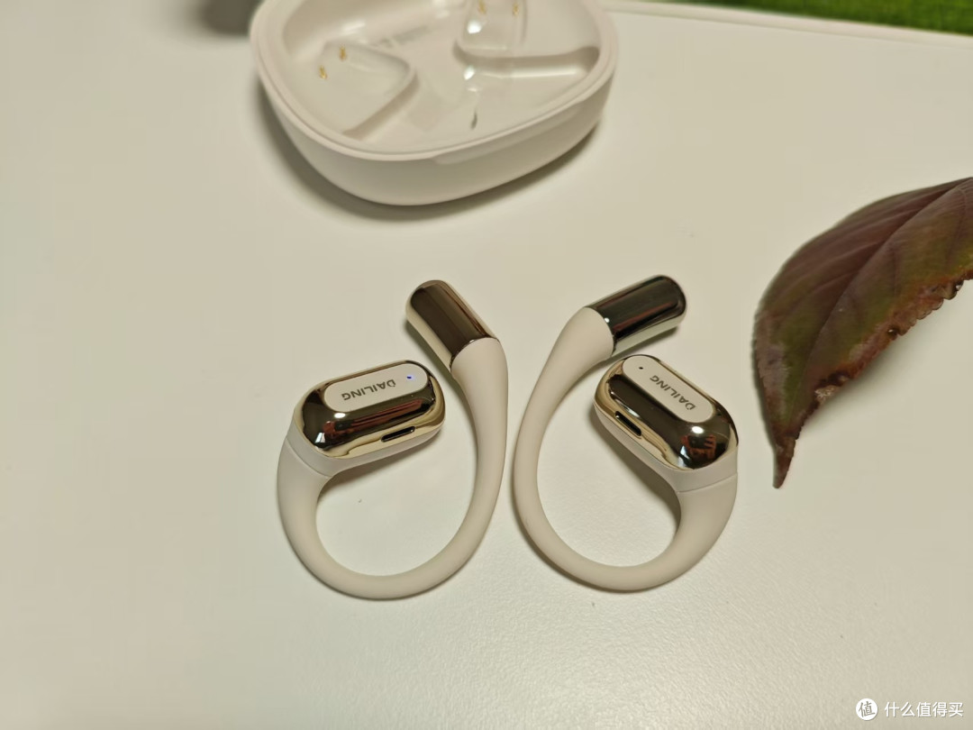 戴灵OS3,我的日常搭配里,藏着一副能提升氛围感的耳机