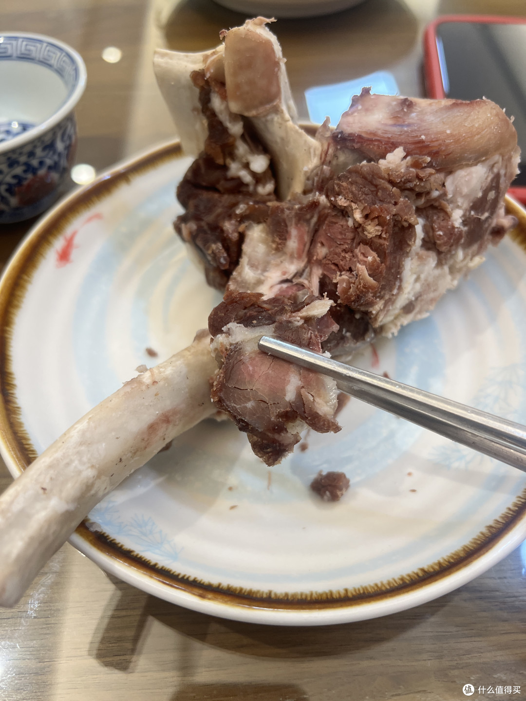 这顿牛骨头，让我甩开腮帮子，吃了个尽兴！