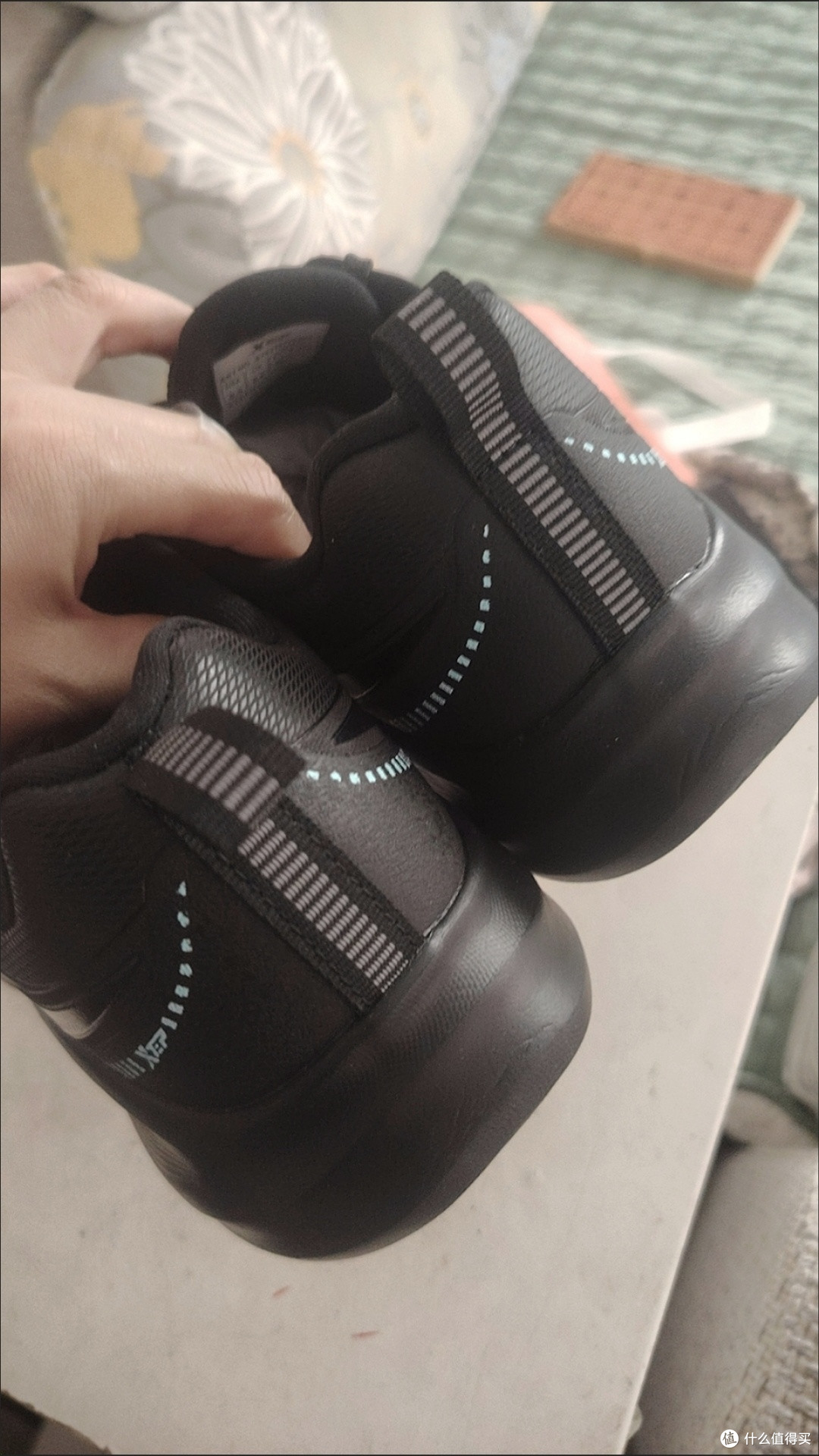 双十一运动战利品狂喜!特步皮面跑鞋,秋日跑步的防水轻弹利器