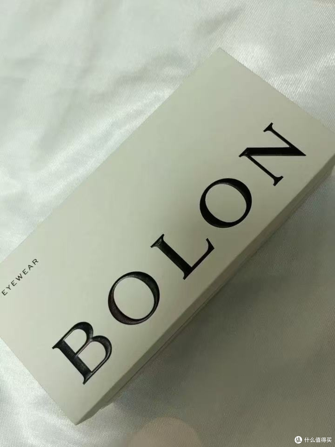 双十一挖到宝！BOLON暴龙这副黑墨镜，戴出街头潮人既视感