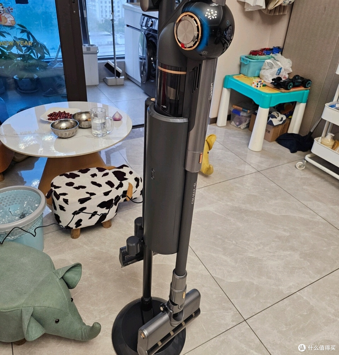 苏泊尔绿光吸尘器:清洁更彻底
