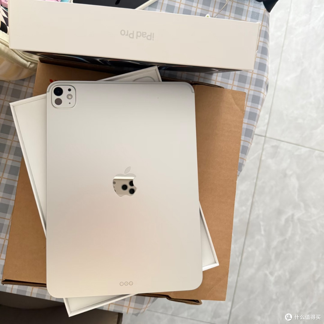2025款iPad Pro专业党和通勤族都能爱!