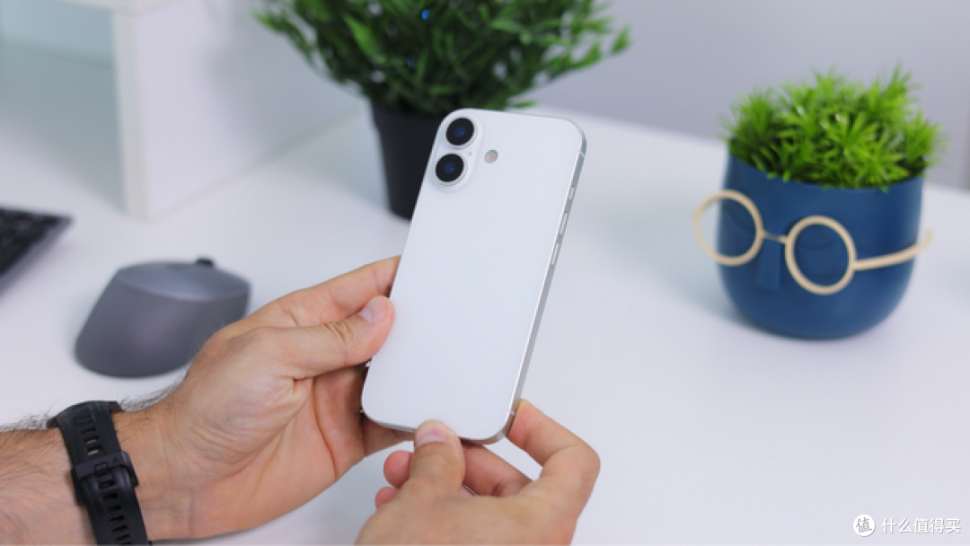 突发,iPhone 18 标准版标配 12GB 运存!