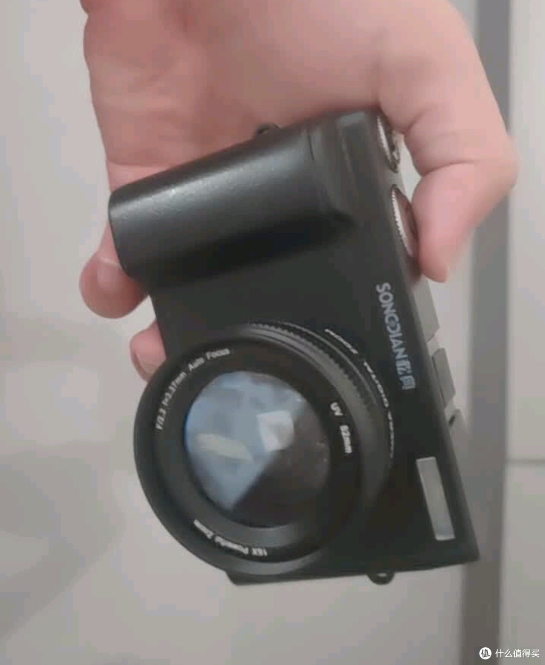 松典DC101AF数码相机:入门级Vlog创作的便携利器